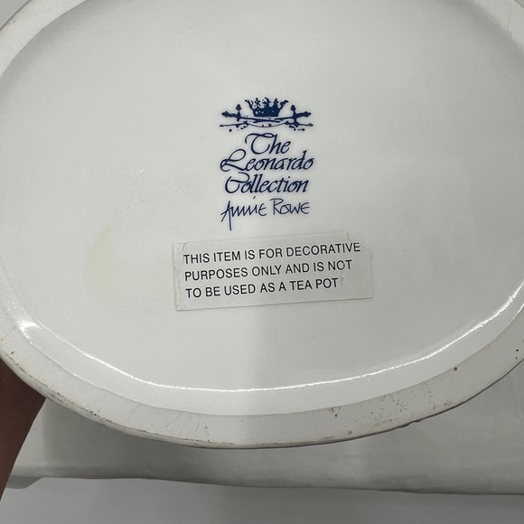 Annie Rowe The Leonardo Collection "Good Home Wanted" Tea Pot - Picture 12 of 12